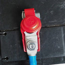 مربط بطارية مع كفر بلاستيك